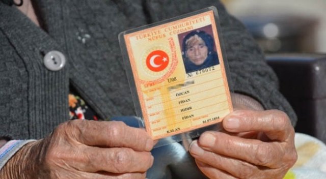 Fidan ninenin yaşını duyunca çok şaşıracaksınız! Fidan ninenin yaşını duyunca çok şaşıracaksınız!