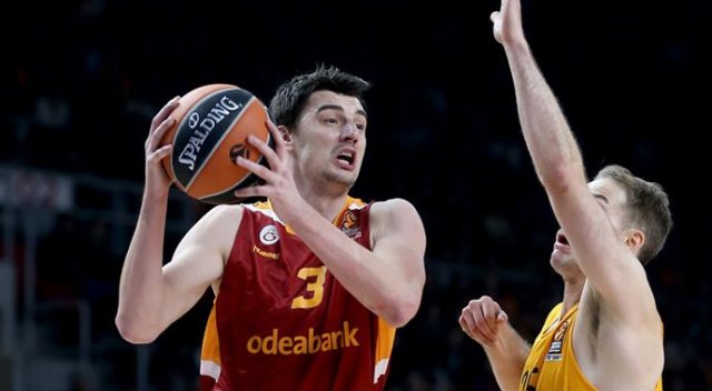 Galatasaray Barcelona'yı dize getirdi Galatasaray Barcelona'yı dize getirdi