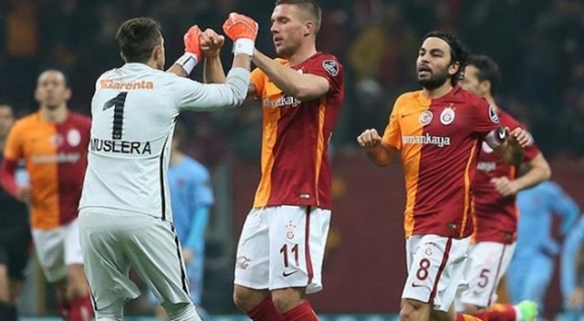 Galatasaray'da Selçuk İnan ve Podolski rahatsızlandı Galatasaray'da Selçuk İnan ve Podolski rahatsızlandı