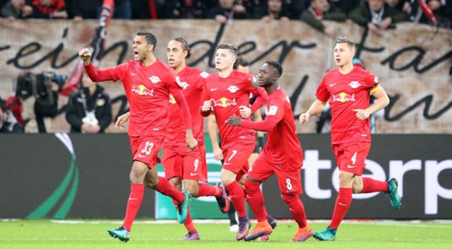 Hakan takımını yaktı, Leipzig rüyaya devam etti! Hakan takımını yaktı, Leipzig rüyaya devam etti!
