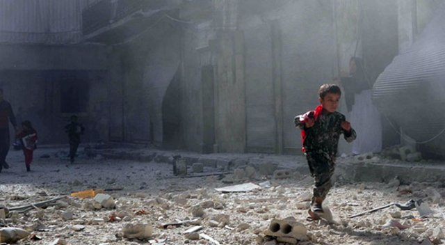 Katil Esad Halep'e ölüm yağdırdı: 61 ölü, 133 yaralı Katil Esad Halep'e ölüm yağdırdı: 61 ölü, 133 yaralı