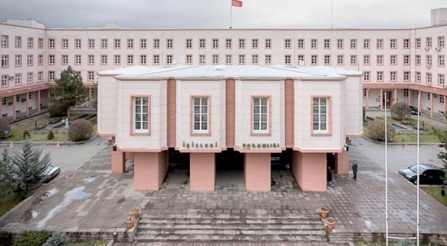 İçişleri Bakanlığı'ndan 21 bin 929 kişiye ihraç İçişleri Bakanlığı'ndan 21 bin 929 kişiye ihraç