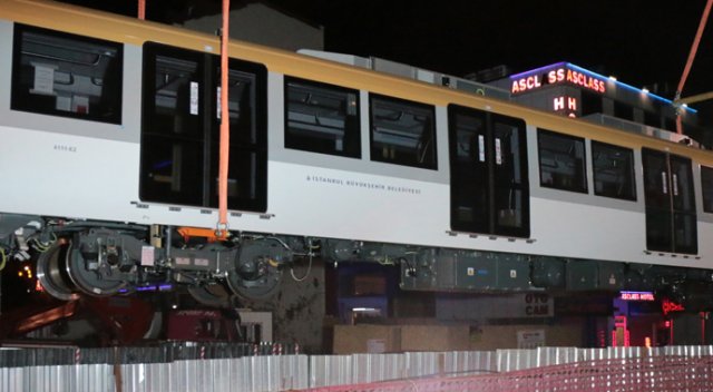 İki yeni vagon raylara indi İki yeni vagon raylara indi