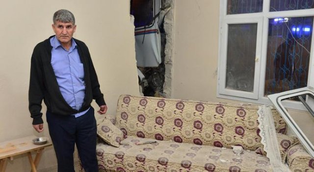 İşçileri taşıyan minibüs evin duvarına çarptı: 3 ölü, 8 yaralı İşçileri taşıyan minibüs evin duvarına çarptı: 3 ölü, 8 yaralı