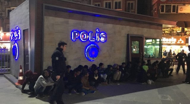 İstanbul&#039;da kaçak göçmen operasyonu: 40 gözaltı