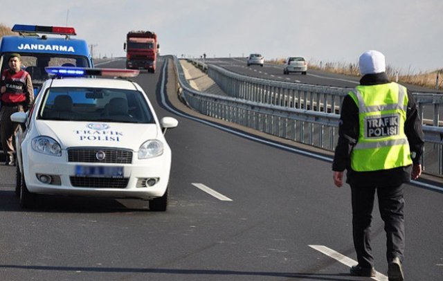 İstanbul'da kaçak sigara operasyonu İstanbul'da kaçak sigara operasyonu