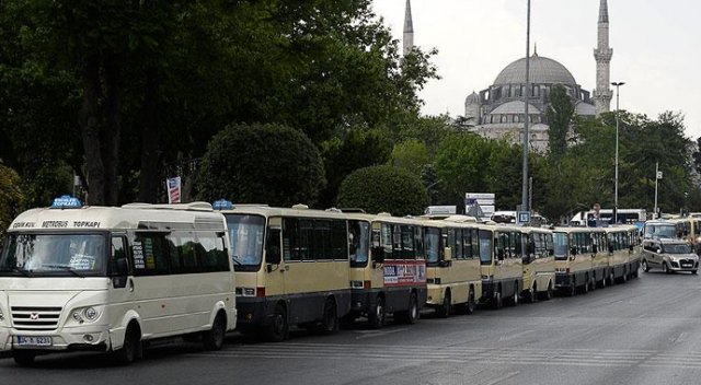 İstanbul'daki şoförlere "Toplu Taşıma Aracı Kullanım Belgesi" şartı geli̇yor İstanbul'daki şoförlere "Toplu Taşıma Aracı Kullanım Belgesi" şartı geli̇yor