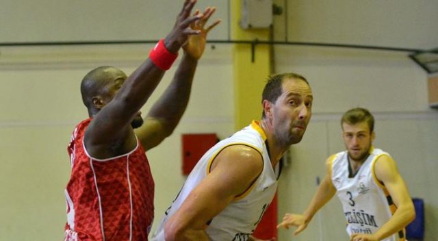 İzmir Gelişim Koleji evinde Final Gençlik'e yenildi