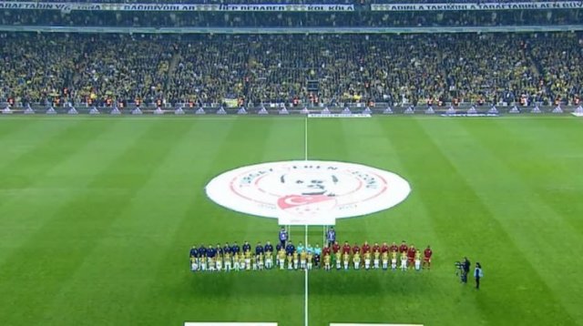Kadıköy'de alkış alan pankart! Kadıköy'de alkış alan pankart!