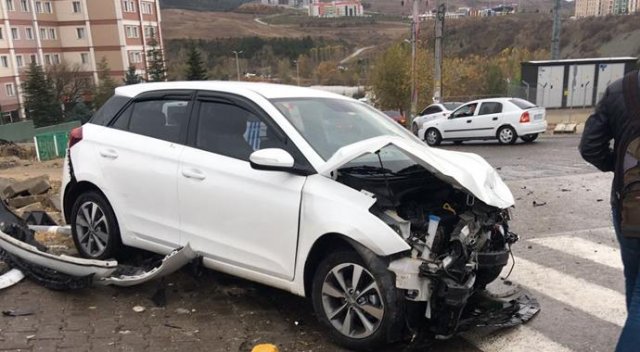 Karabük'te feci kaza: 7 yaralı Karabük'te feci kaza: 7 yaralı