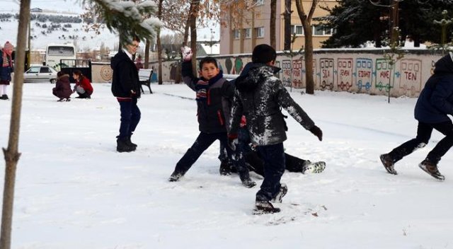 Kars beyaza büründü Kars beyaza büründü