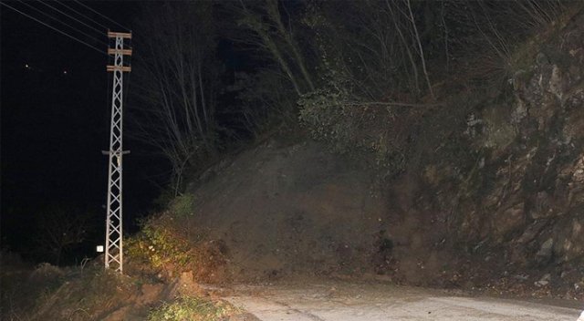 Kastamonu'da heyelan 13 köyü ulaşıma kapattı Kastamonu'da heyelan 13 köyü ulaşıma kapattı