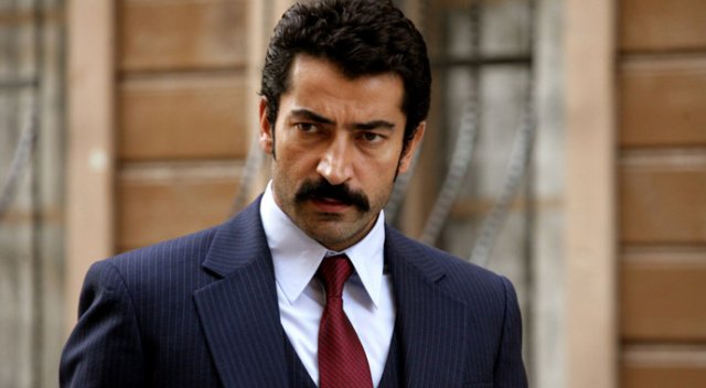 Kenan İmirzalıoğlu Hazreti Hamza rolünde Kenan İmirzalıoğlu Hazreti Hamza rolünde