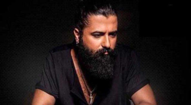 Koray Avcı MOİ Sahne’de Koray Avcı MOİ Sahne’de