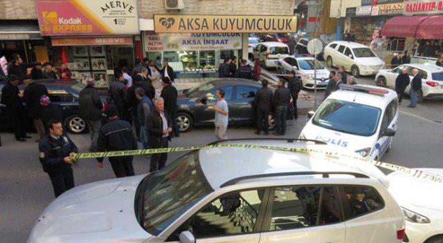 Maltepe'de pompalı tüfekle kuyumcu soygunu Maltepe'de pompalı tüfekle kuyumcu soygunu