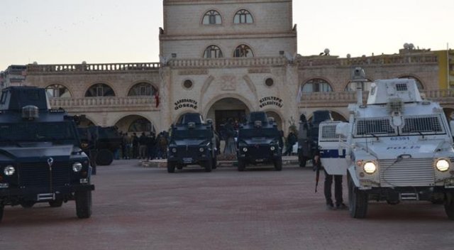 Mardin Kızıltepe Belediyesi'ne operasyon Mardin Kızıltepe Belediyesi'ne operasyon