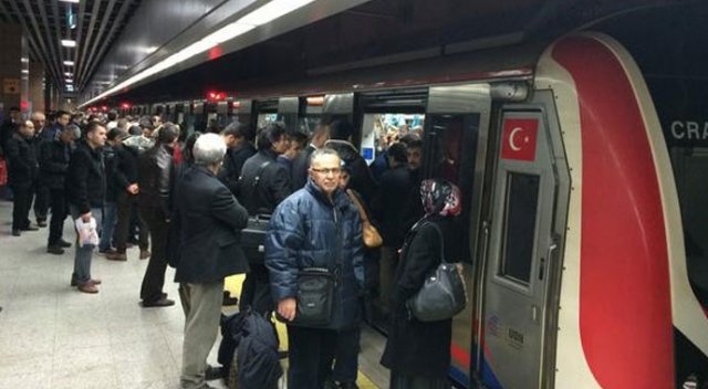 Marmaray 10 milyon vapur yolcusunu kaptı Marmaray 10 milyon vapur yolcusunu kaptı