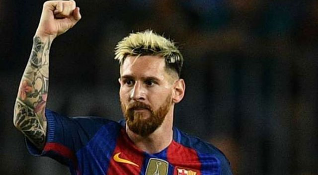 Messi saçlarını neden sarıya boyattığını açıkladı Messi saçlarını neden sarıya boyattığını açıkladı