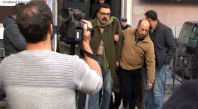 Mühürlenen ÇHD binasına giren 4 kişi gözaltına alındı