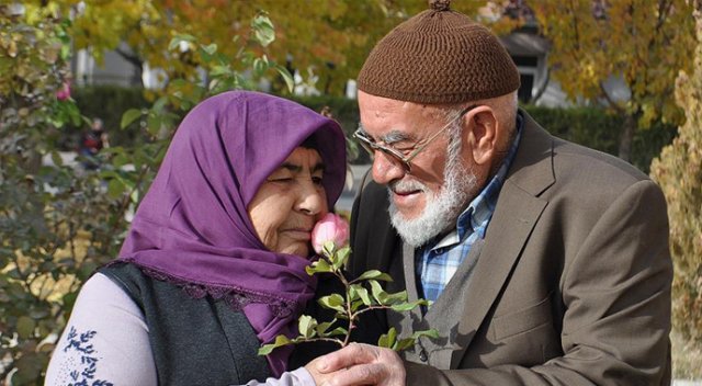 Mutluluğu huzurevinde buldular Mutluluğu huzurevinde buldular