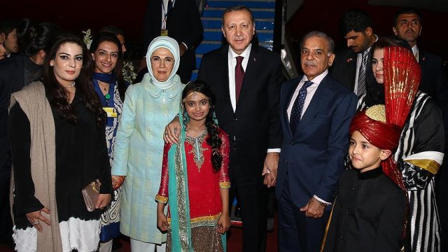 Pakistan'da Cumhurbaşkanı Erdoğan onuruna yemek Pakistan'da Cumhurbaşkanı Erdoğan onuruna yemek