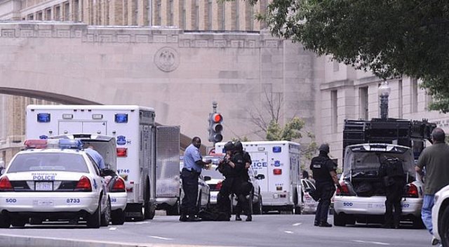 Paris'te 5 milyon Euro'luk soygun Paris'te 5 milyon Euro'luk soygun