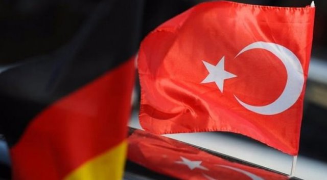 PKK&#039;ya kucak açan Almanya&#039;dan Türkiye&#039;ye PKK notası!