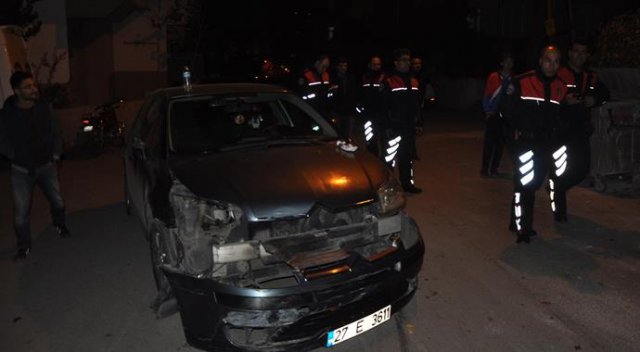 Polisten kaçarken 10 tane araca çarptı Polisten kaçarken 10 tane araca çarptı