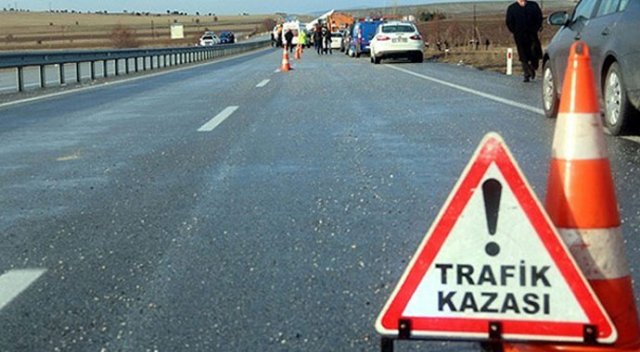 Şanlıurfa&#039;da iki otomobil çarpıştı: 5 yaralı