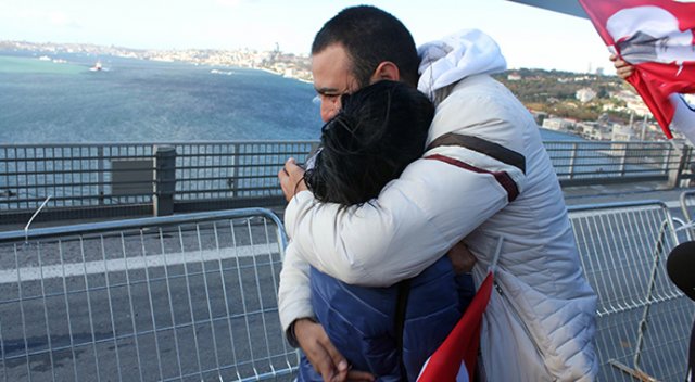 Şehitler Köprüsünde sürpriz evlilik teklifi Şehitler Köprüsünde sürpriz evlilik teklifi