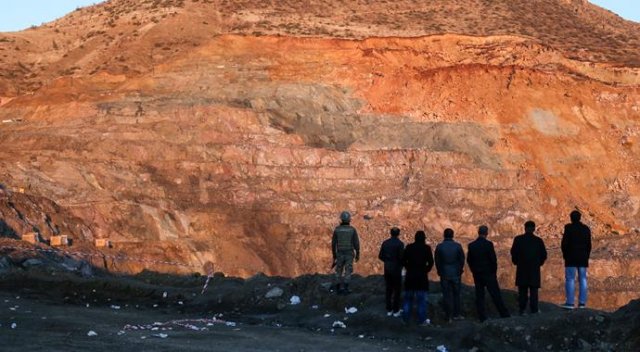 Siirt'te maden faciasında 5. işçinin cenazesine ulaşıldı Siirt'te maden faciasında 5. işçinin cenazesine ulaşıldı
