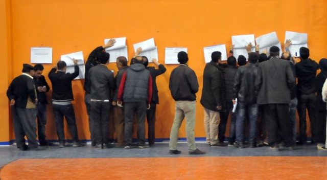 Şırnak’ta ‘zarar tespit’ kuyruğu Şırnak’ta ‘zarar tespit’ kuyruğu