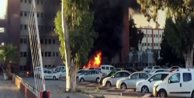Adana Valiliği'ne bomba yüklü araçla saldırı Adana Valiliği'ne bomba yüklü araçla saldırı