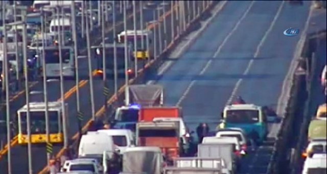 Son dakika! E-5'te feci kaza: 1 ölü Son dakika! E-5'te feci kaza: 1 ölü