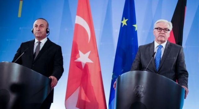Steinmeier&#039;i telefonda bekleten Çavuşoğlu: Çok işimiz var