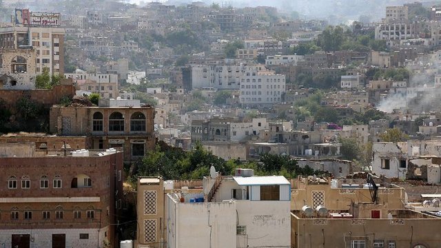 Taiz&#039;de Husiler sivil yerleşim yerlerine saldırdı