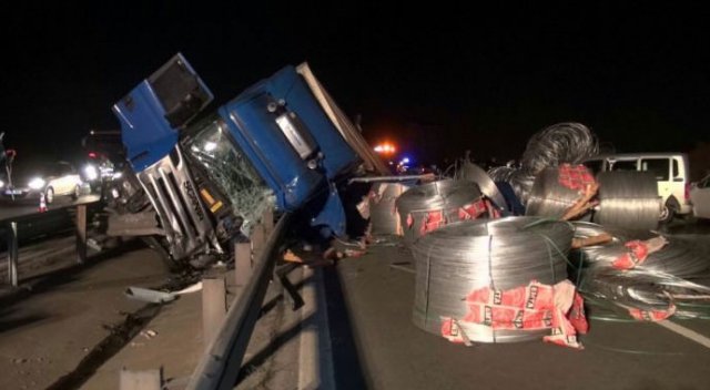 TEM otoyolunda feci trafik kazası TEM otoyolunda feci trafik kazası