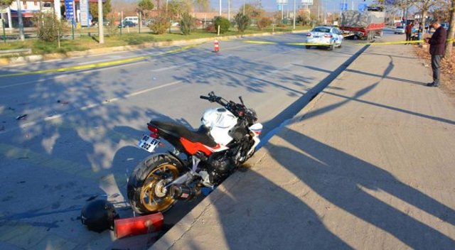 Tokat'ta motosiklet TIR'a çarptı, ölü ve yaralı var Tokat'ta motosiklet TIR'a çarptı, ölü ve yaralı var