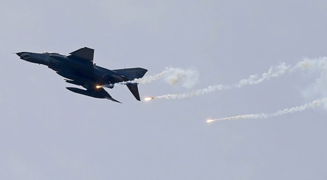 Türk jetleri El Bab'ı vurdu Türk jetleri El Bab'ı vurdu