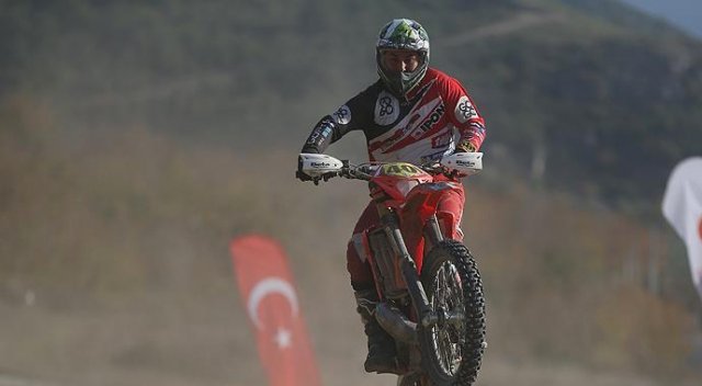 Türkiye Süper Enduro Şampiyonası'nın üçüncü ayak yarışı tamamlandı Türkiye Süper Enduro Şampiyonası'nın üçüncü ayak yarışı tamamlandı