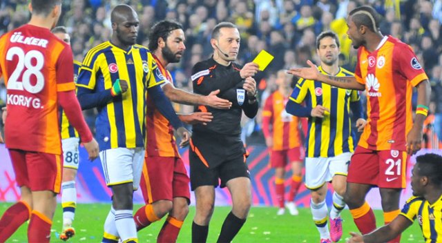 Türkiye yazarları derbiyi kantara çıkardı: Gelenek bozulmaz Türkiye yazarları derbiyi kantara çıkardı: Gelenek bozulmaz
