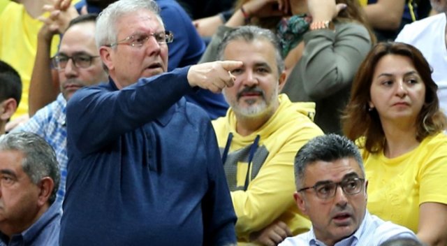 Ülker Sports Arena'da Galatasaray olaylı şarkı göndermesi yapıldı Ülker Sports Arena'da Galatasaray olaylı şarkı göndermesi yapıldı
