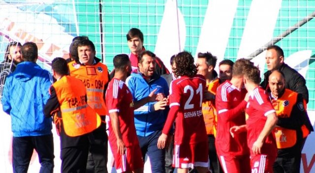 Ümraniyespor Sivasspor&#039;u farklı geçti