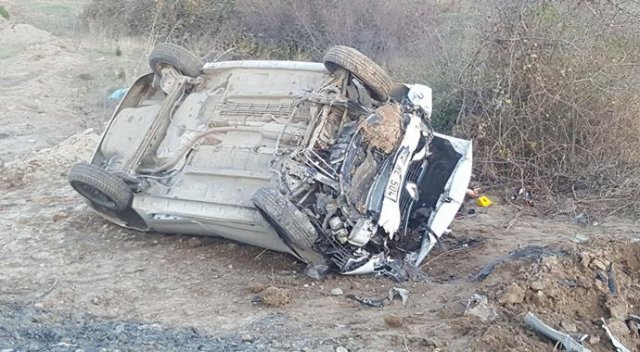 Üniversiteli gençlerin arabası takla attı, 2 kişi hayatını kaybetti