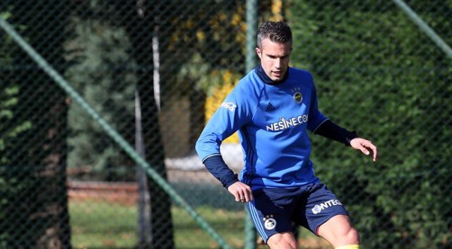 Van Persie derbide oynayacak mı?