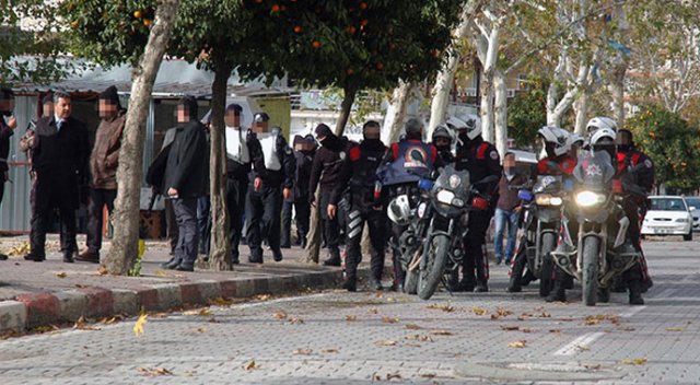 Adana&#039;da bin polisle terör operasyonu