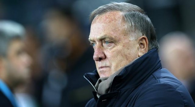Advocaat ile kurmayları Samandıra'da ezber yapıyor Advocaat ile kurmayları Samandıra'da ezber yapıyor