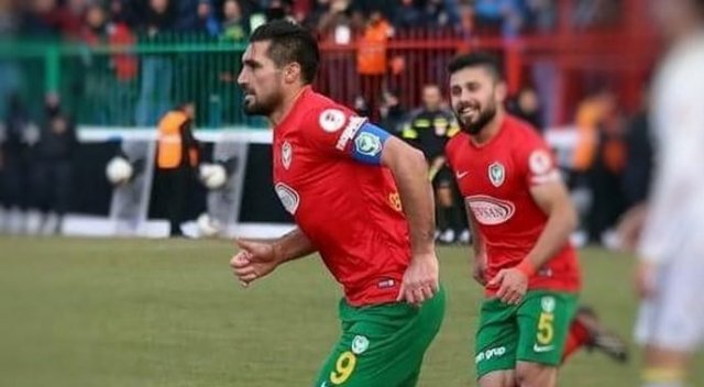 Amedsporlu Şehmus Özer hayatını kaybetti Amedsporlu Şehmus Özer hayatını kaybetti