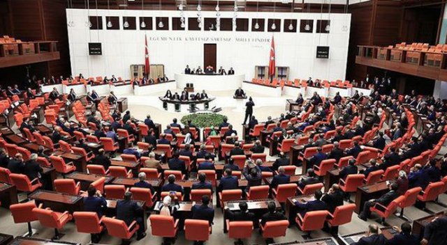 Anayasa için seferberlik!