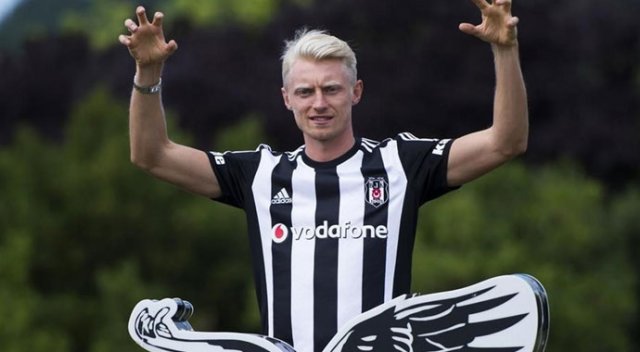 Andreas Beck'ten Almanlara: Kaçarsam teröre teslim olurum Andreas Beck'ten Almanlara: Kaçarsam teröre teslim olurum